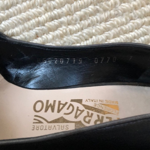 Ferragamo Heel w Contrast Piping - Picture 6 of 7